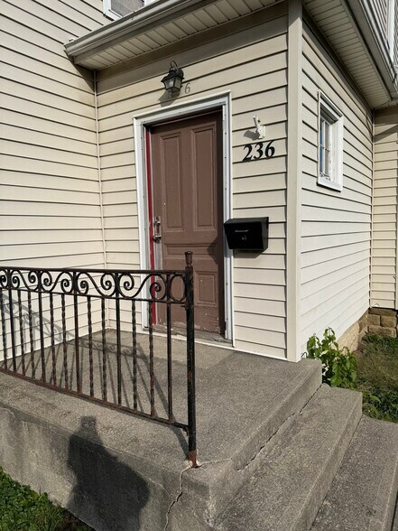 Primary Photo - 236 Woods Ave