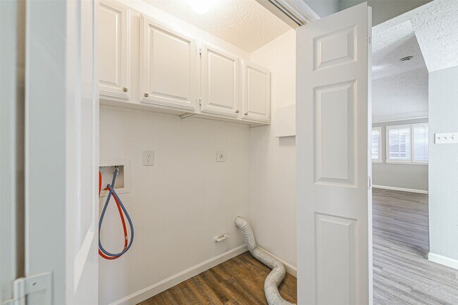 Building Photo - 5507 Village Springs Dr