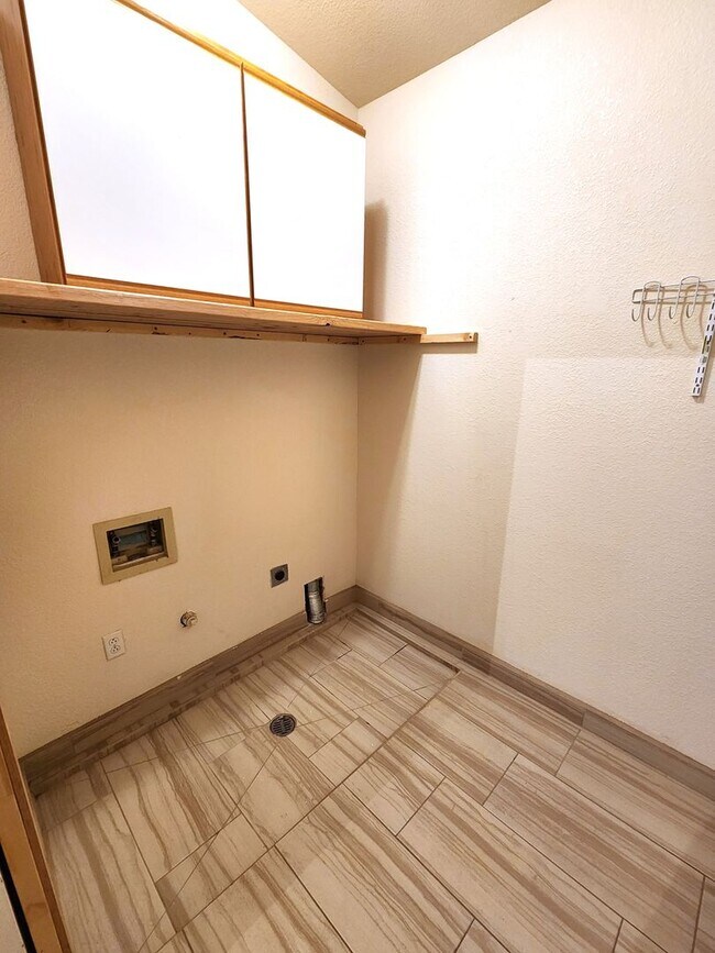Building Photo - 1535 Vajillo Ln