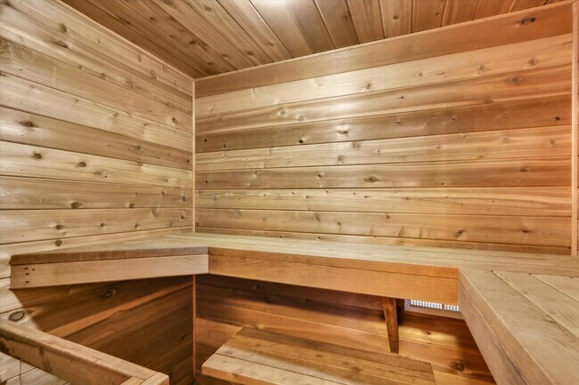 Building Photo - 502 E Washington St