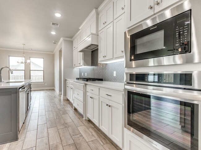 Building Photo - 14525 Rochefort Ln