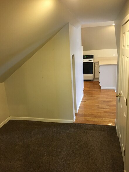 Building Photo - 604 W MT MORIS ST APT 3