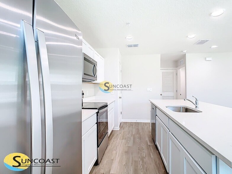 Building Photo - 3821 SW 43rd Ct