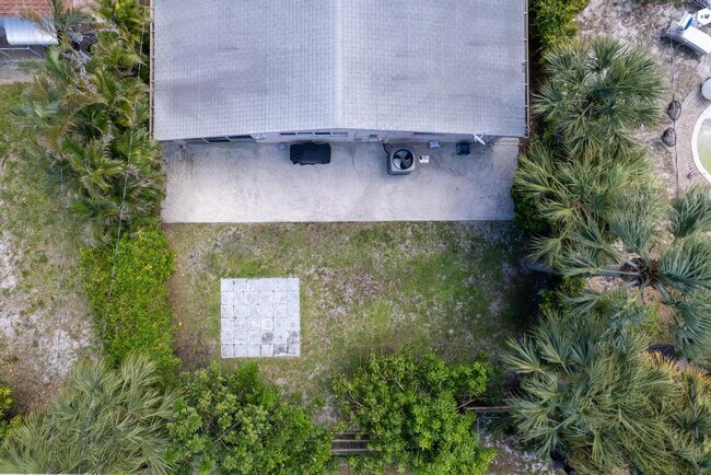 Building Photo - 306 18th Ave N