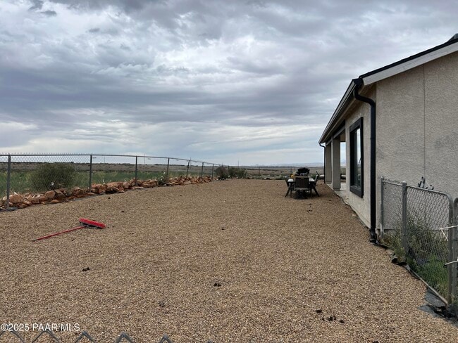 Building Photo - 320 S Hoss Rd