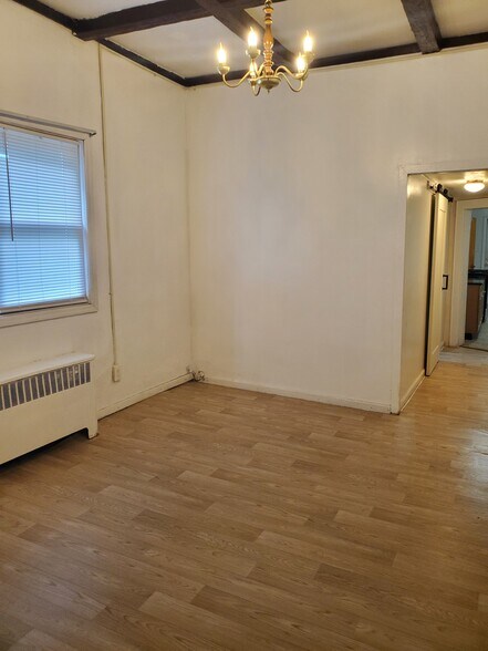 Building Photo - 77 W 24th St