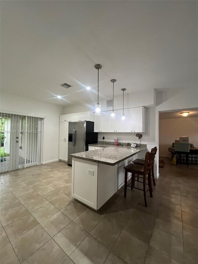 Building Photo - 9030 SW 40th Terrace