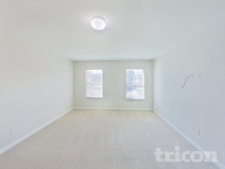 Building Photo - 438 Lake Ridge Ln