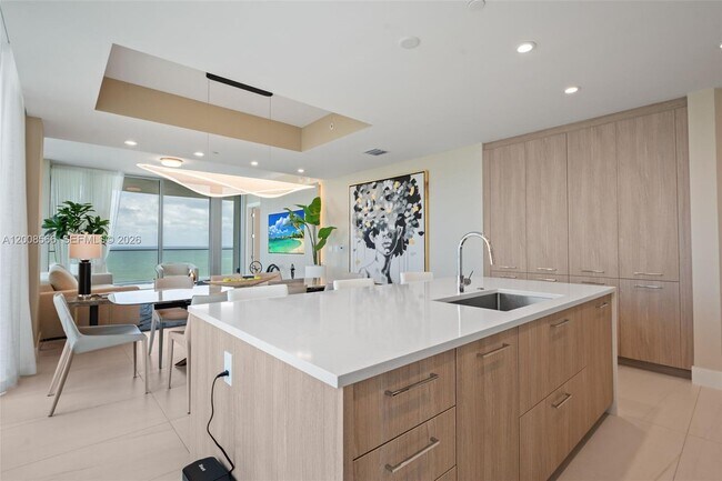 Building Photo - 153 N Seabreeze Blvd