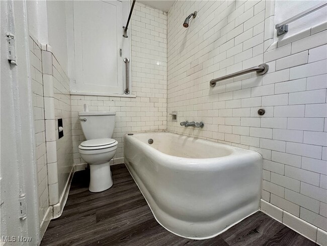 Building Photo - 214 15th St NW