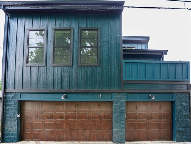 Building Photo - 374 E Whittier St