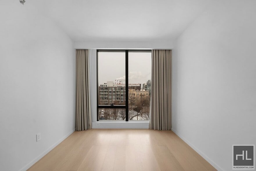 Building Photo - 45th Road