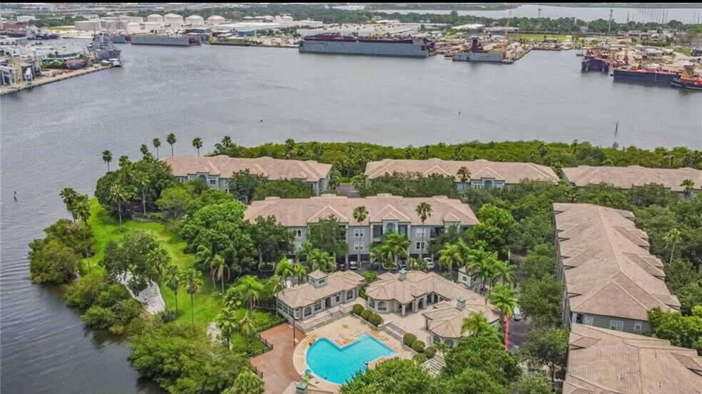 Building Photo - 628 Arbor Lake Ln