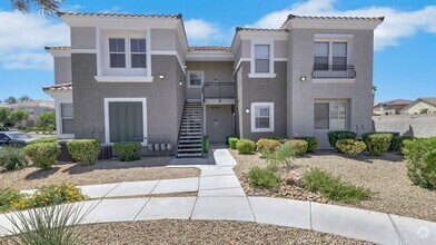 Building Photo - Gorgeous 3 bedroom Condo in Green Valley