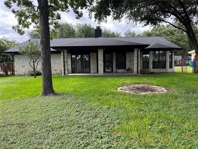 Building Photo - 1307 T H Johnson Dr