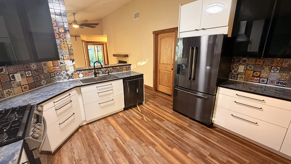 Building Photo - 10513 Archdale Dr