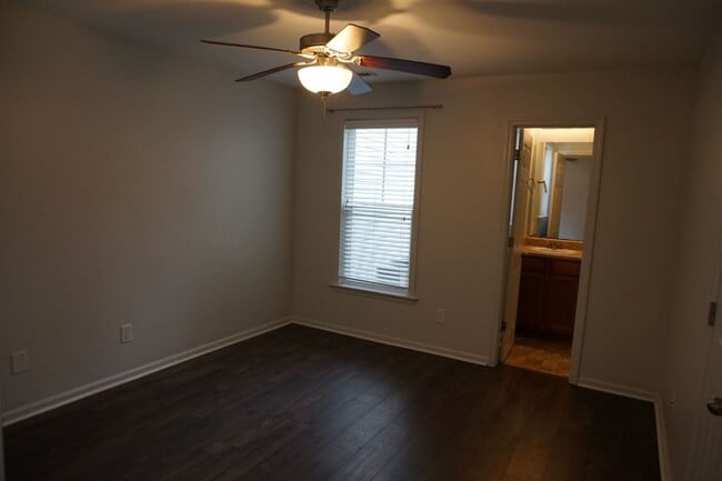 Building Photo - 3 Bedroom and 3 Full bathroom located The Village at the Glen within Carolina