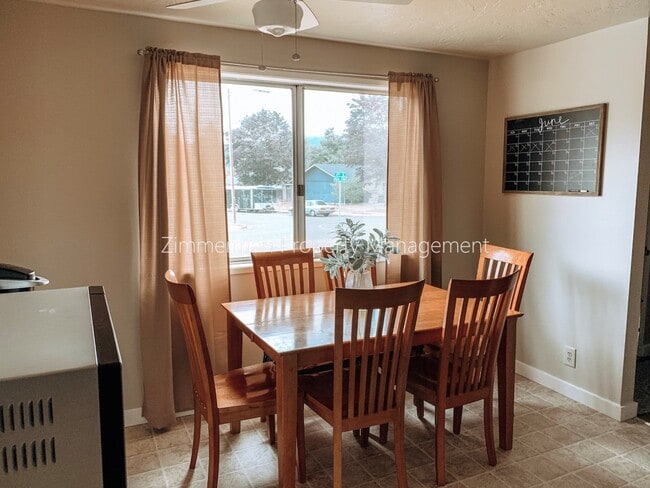 Building Photo - 524-526 67th St