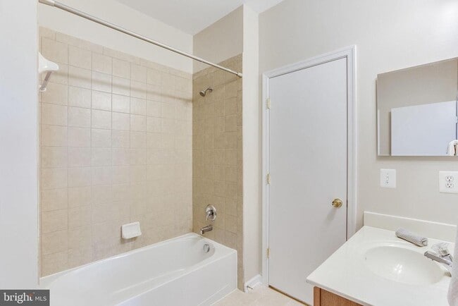 Building Photo - 44386 Adare Manor Square