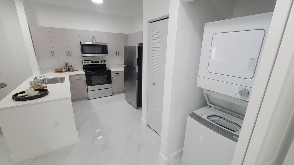 Building Photo - 1182 W 32nd St