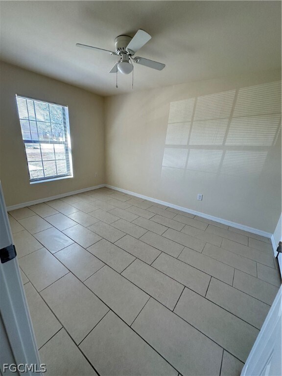 Building Photo - 4521 SW 9th Ave