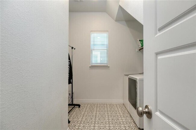 Building Photo - 229 Bonnet Blvd