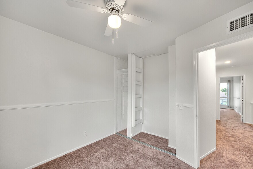 Building Photo - 26222 Fern Glen