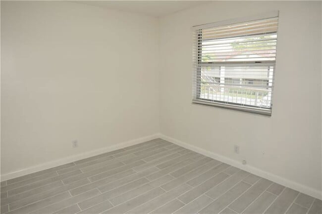 Building Photo - 8750 Royal Palm Blvd
