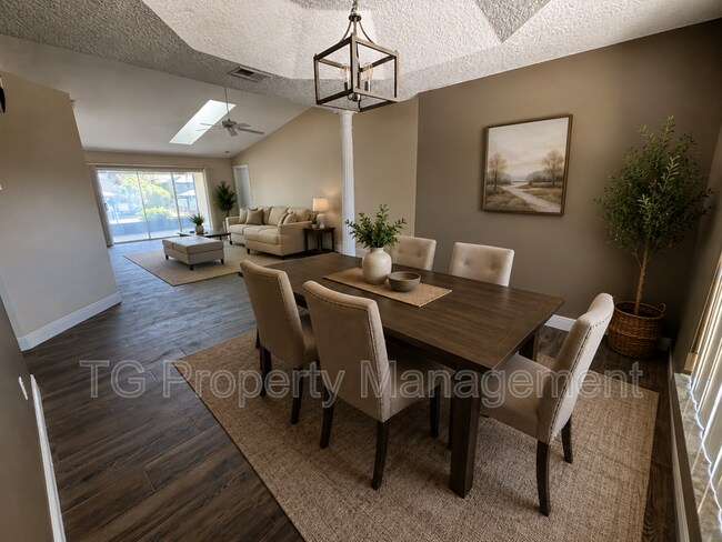 Building Photo - 20 Clarendon Ct N