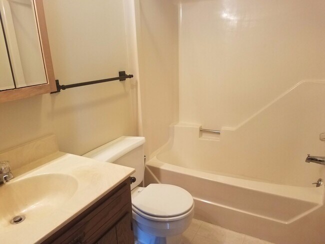 Building Photo - 3015 W Newport Rd