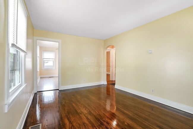 Building Photo - 936 Camden Ave