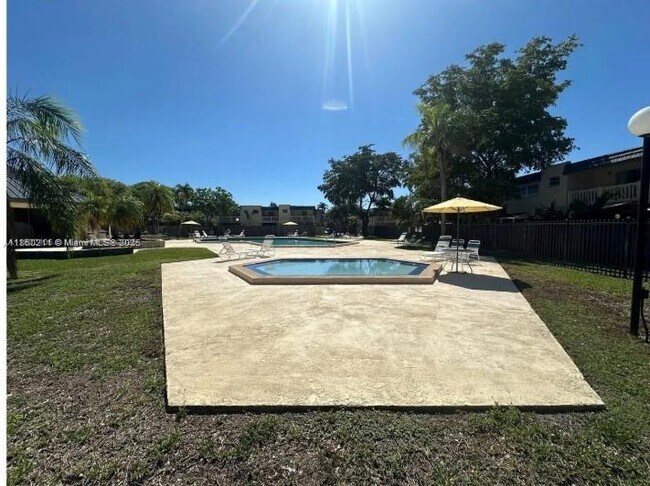 Building Photo - 8443 SW 137th Ave