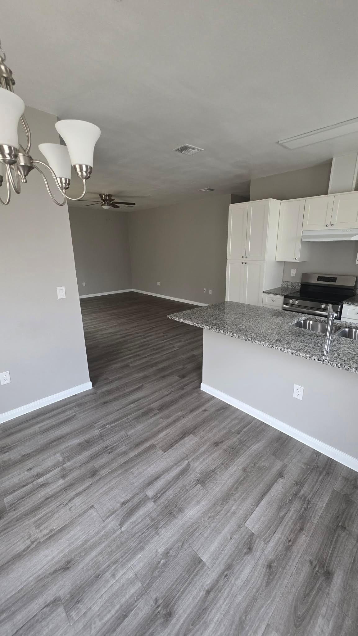 Building Photo - 614 Chihuahua St