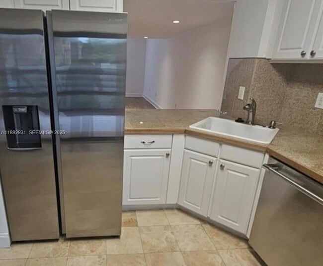 Building Photo - 7870 SW 102nd Ln