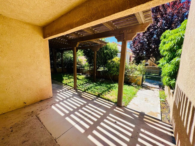 Building Photo - Two Bedroom Rental Home in Jess Ranch Avai...