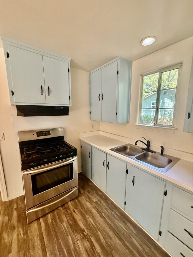 Building Photo - 10819 Conifer Ln