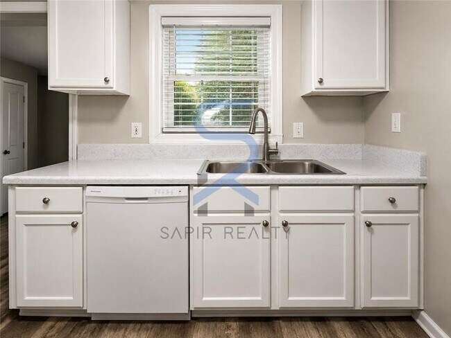 Building Photo - 1801 W Austin Rd