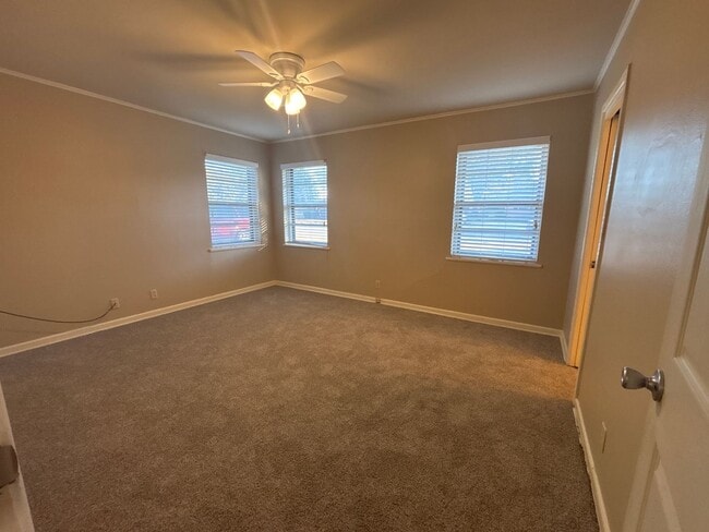 Building Photo - 204 Ridgecrest Dr