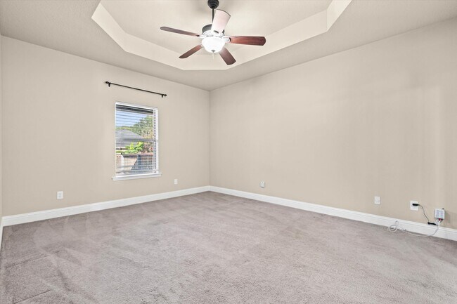 Building Photo - 10421 Fionn Loop