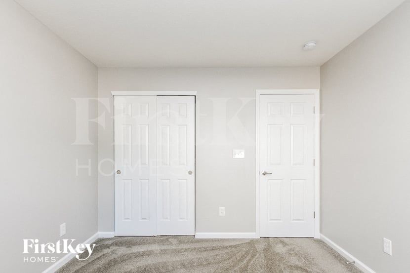 Building Photo - 8154 Brookville Wy