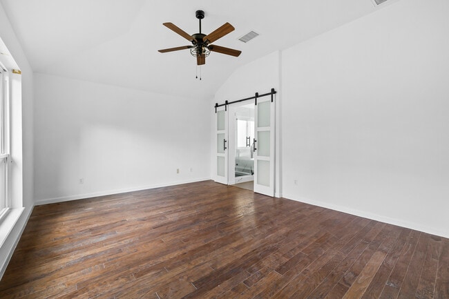 Building Photo - 6408 Back Bay Ln