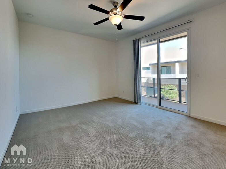 Building Photo - 901 S Smith Rd