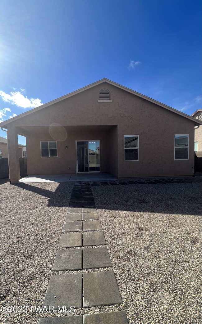 Building Photo - 5765 N Thornberry Dr