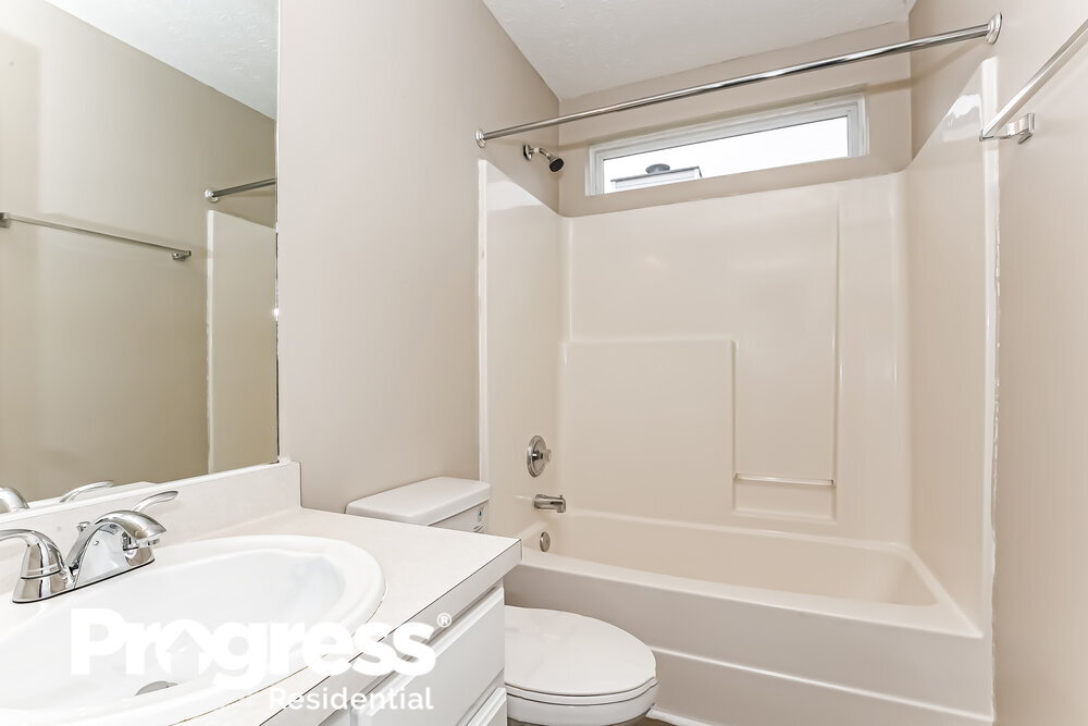 Building Photo - 1708 Stone Hollow Ct