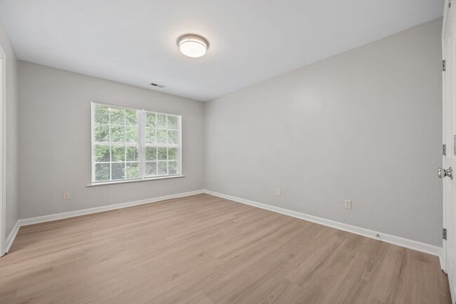 Building Photo - Charming 3-Bedroom Home,  minutes from Downtown Durham & Duke, Pet Friendly!