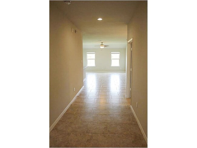 Building Photo - 9507 Green Maple Ct