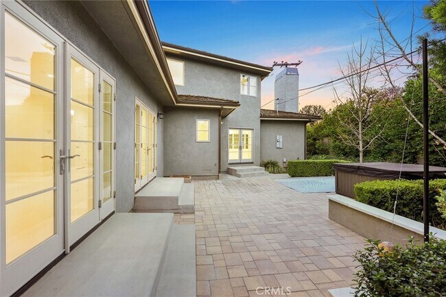 Building Photo - 416 N Altura Rd