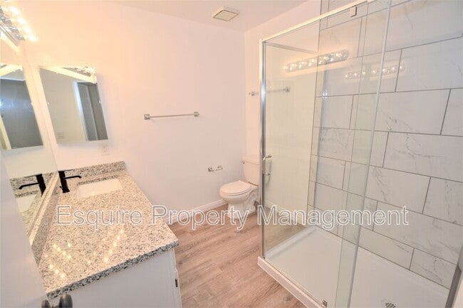 Building Photo - 703 Arneill Rd