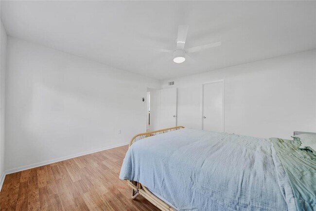 Building Photo - 1408 Hughes St