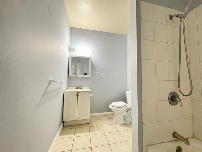 Unit 4 - 765 Grove St